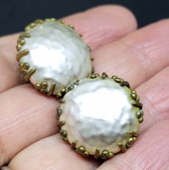 Signed Miriam Haskell Vintage Faux Baroque Caboch… - image 6