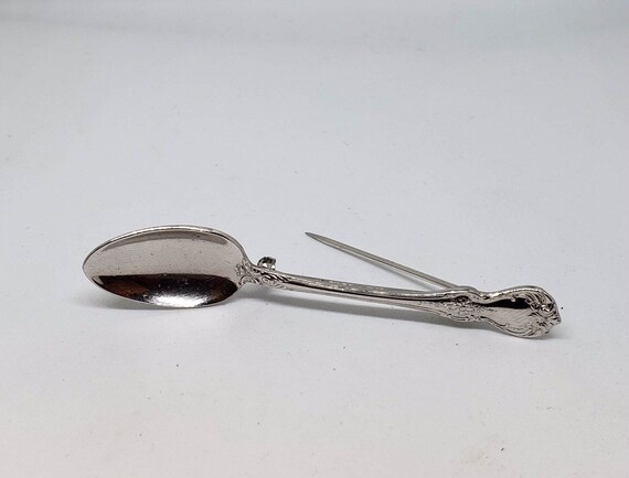 1940s Vintage Miniature Silver Spoon Brooch - image 4