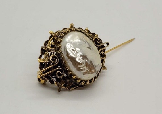 Vintage Sandor Co. Faux Baroque Pearl Brooch in A… - image 2