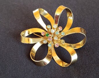 Vintage Signed Coro Ribbon Flower Goldtone Brooch with Multicolored Stamen
