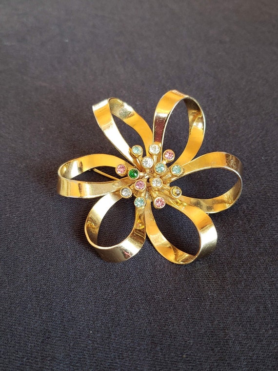 Vintage Signed Coro Ribbon Flower Goldtone Brooch 