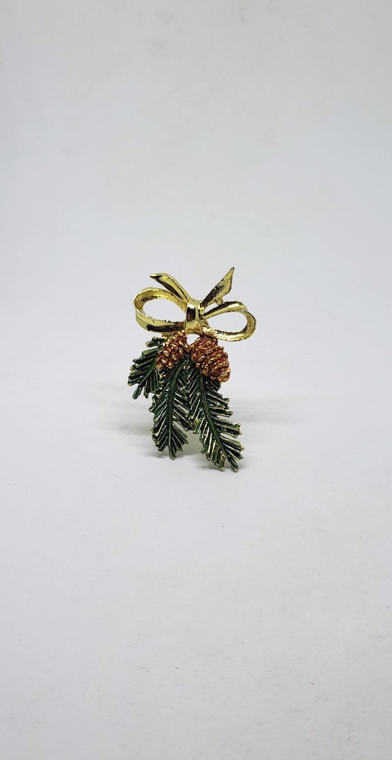 1960s Gerry’s Evergreen and Pine Cone Brooch with 