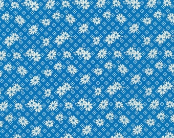Blue Fabric with Daisies - Daisy's Bluework- Debbie Beaves Collection - Robert Kaufman - Fabric by the Yard - Quilting Cotton Fabric
