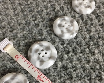 Conjunto de 5 botones grises de 4 hoyos - comprar 4 conjuntos obtener 1 juego libre