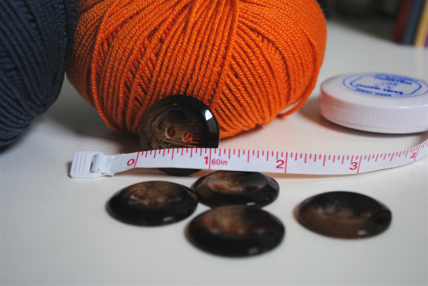 Set of 5 Large Brown 2-hole Buttons With Some Really Beautiful Water  Ripples Pattern All Over Buy 4 Sets Get 1 Set Free 