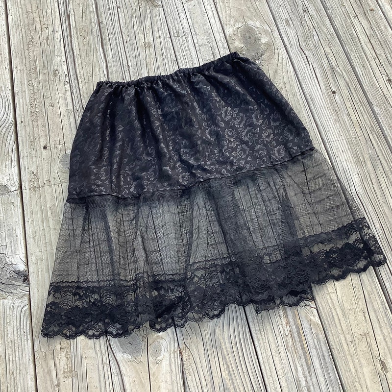 LATOSHA SLIP - BLACK