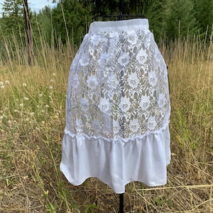 Lace White Apron with Ruffles, Victorian Apron costumes Bridal Shower Apron Gag Gift READY-TO-SHIP, Pretty White Lace  Apron with Ruffle