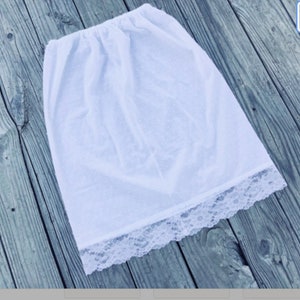 White Cotton Extender Slip with lace Ruffle, White Petticoat Slip, Dress Extender Skirt, Dress Under Slip for Women, Pioneer Costume Skirt