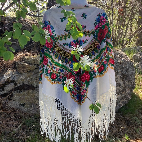 traditional russian shawl