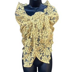 Scallop Gold Lace Shawl, Plus Size Gold Shawl for Wedding Reception Sparkly Lace Shawl, Destination Wedding Glam Shawl for Bride Renaissance
