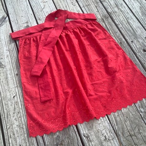 Bright Red Fabric Apron Flower Border, Eyelet Fabric Red half Apron, Red Dirndl Apron for Octoberfest women’s half Apron for Women