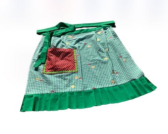 Bright Green Gingham apron, Toadstool Mushroom Embroidery Apron Kitchen pocket Apron, Dirndl Apron for Octoberfest women’s half Apron