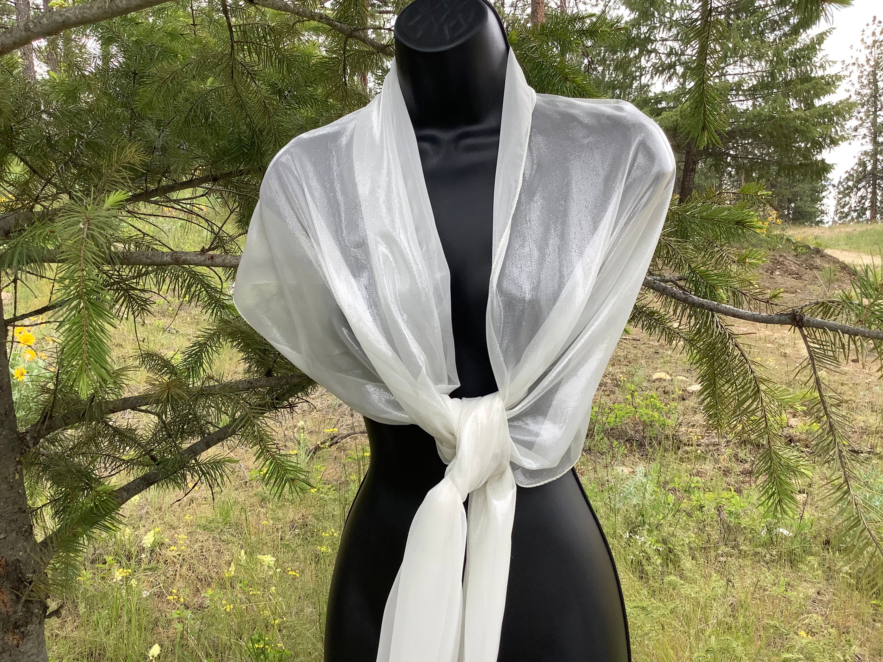 Châle écharpe Femme Métallique Scintillant Avec Franges Et Boucle Argentée - 175x45 Cm - Polyester - Pour Soirée, Mariage, événement élégant