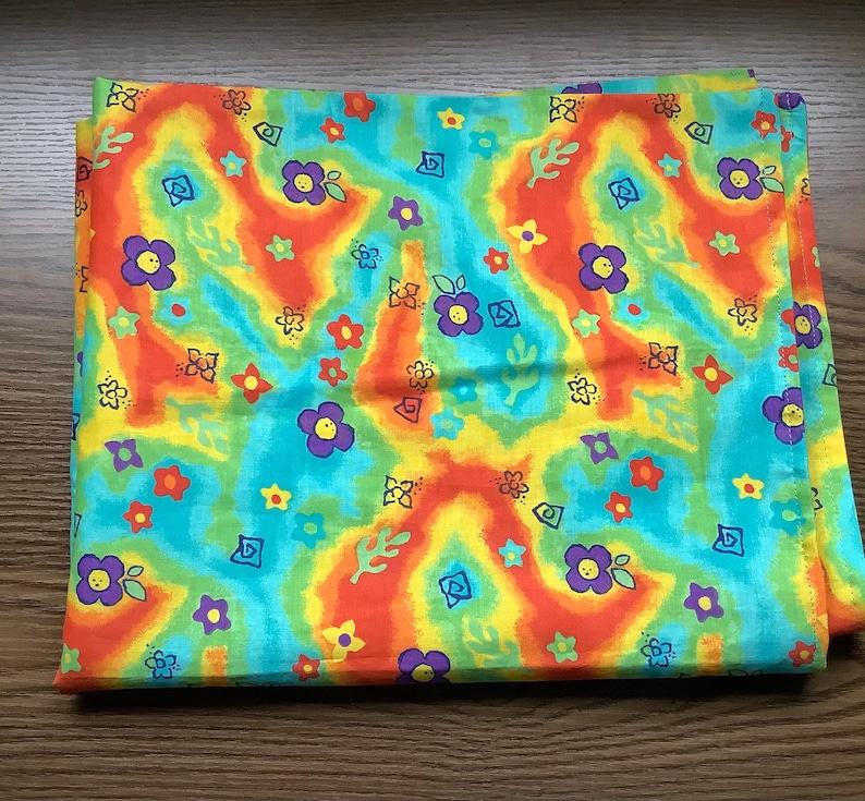 EMF Lap Blanket WiFi Bluetooth Faraday Flannel EMF Protection Blanket - 5G Shielding Cotton Throw for Travel & Laptop Use Small Blanket Funny Floral