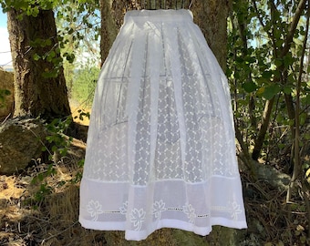White Sheer Lace Ruffle Apron, Victorian Bridal Shower Dirndl Costume Wedding Cottage Core Tea Party