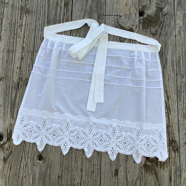 Short Eyelet Apron Off white apron for Dirndl outfit, White Octoberfest apron, White Fabric Apron for Women, Off White Costume half Aprons