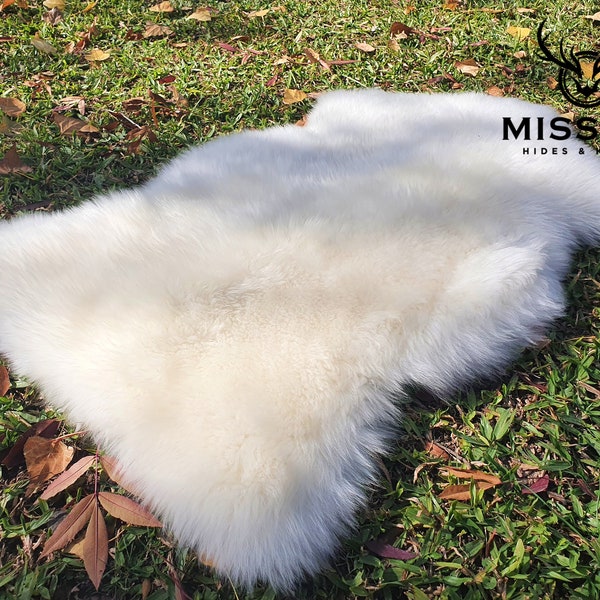 Sheepskin Rug Genuine. Amazing, Direct from Patagonia. 80 x 45 cm (2.6 x 1.5 ft)