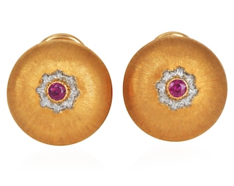Pendientes de clip vintage Buccellati Ruby con botón abovedado de oro de 18 quilates