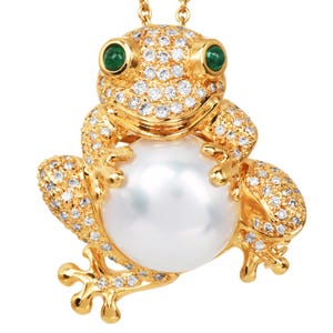 Estate Frog Brooch & Pendant – 18K Gold with 1.50ct Diamonds, Emerald Eyes, South Sea Pearl