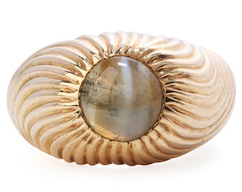 Retro Vintage Chrysoberyl Cats Eye 18K Gold Textured Signet Ring