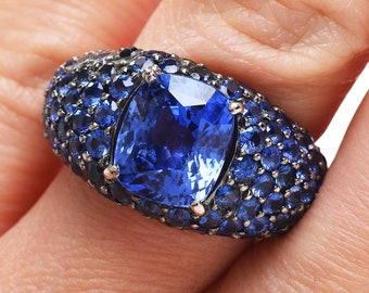 Nachlass GIA Ceylon Blue Sapphire Diamond 18K Gold Pave Cluster Cocktail Ring