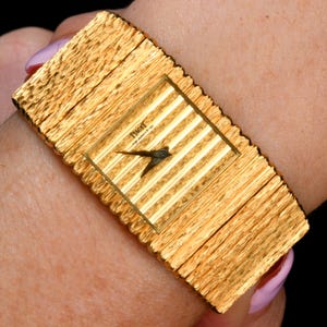 Piaget Polo Watch Ref 7131 C516 – 1980s Vintage 18K Yellow Gold Textured Mechanical Timepiece, Signed