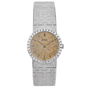 Piaget Ladies Watch Ref 926 A 6 – 18K White Gold with Diamond Bezel, Silver Dial & Textured Bracelet, Mechanical