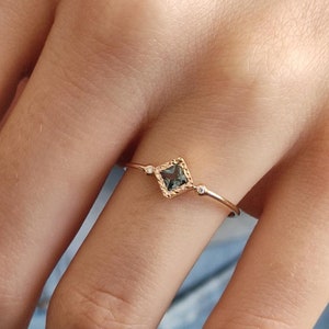 Teal Green  Sapphire  Ring With Diamonds-  Minimalist Delicate Sapphire Engagement Ring- Square Engagement Ring- Sapphire Wedding Ring