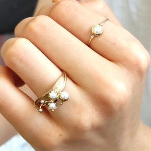 Handgemachter Maiglöckchen Perlenring aus 585er Gold mit Diamanten Einzigartiger, einzigartiger floral inspirierter Schmuck Perlen und Diamantring Bild 7