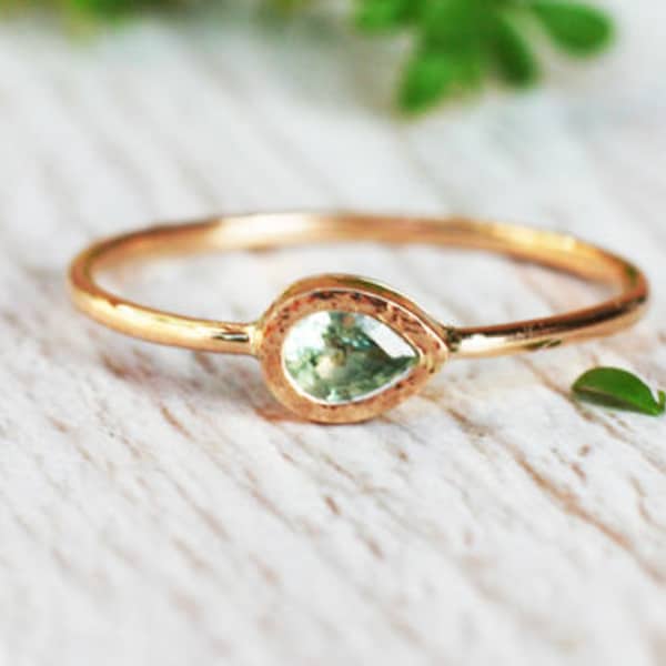 Green Sapphire ring in Solid 14k gold, Teardrop Sapphire ring, Secret Heart Dainty ring, Holiday Gold Gift for Woman, Handmade Ring