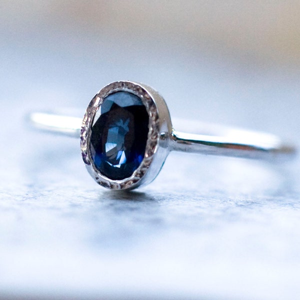 Blue Sapphire Engagement Ring-14k White Gold Sapphire Ring-Oval Gemstone Ring For Your Wife, Daughter, Girlfriend