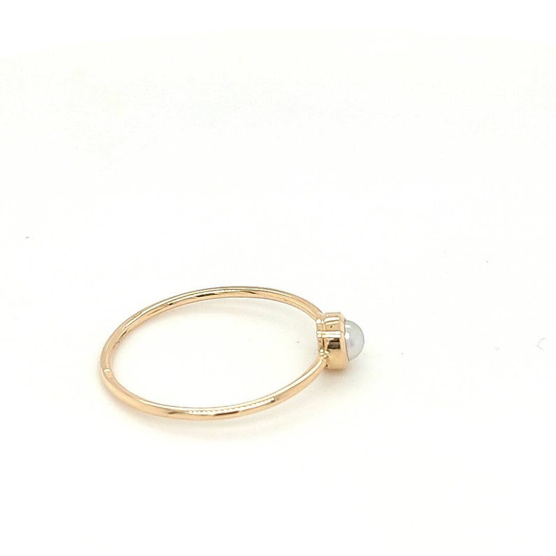 Pequeño anillo de perlas de oro de 14K, anillo de compromiso de perlas de Akoya natural, novia, aniversario, anillo de promesa, joyería minimalista anillo hecho a mano imagen 3
