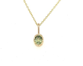 Ciondolo in zaffiro verde ovale in oro massiccio 14k / Gioielli minimalisti artigianali / Gioielli in zaffiro per donna / Regalo indimenticabile per lei