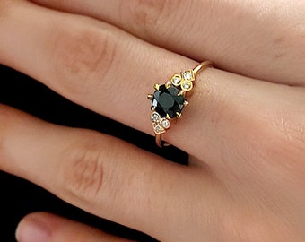 Handmade Round Blue Sapphire Engagement Ring - 14k Yellow Gold & Diamond