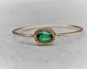 Oval Emerald Ring Gold- Gold Dainty Ring With Natural Emerald For Girlfriend-Minimalist Ring- Thin Gold Band Ring- Gold Ring With Heart