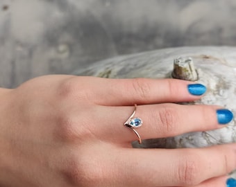 Handmade Chevron V-Shape Topaz Ring in 14k Gold | Unique Modern Jewelry/ Unforgettable Gift For Woman/ Pear-Shape Topaz Ring With Heart