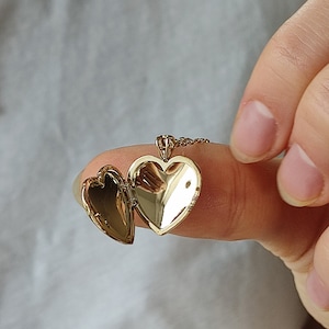 Handmade 14K Gold Heart Locket Solid 14K Gold Jewelry Heart Necklace ForWoman Unforgettable Gift For Mom, Wife, Grandma One-Of-A-Kind zdjęcie 5