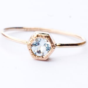 Hexagon Shape Aquamarine Engagement Ring in 14k Rose Gold- Minimalistic Jewelry- Natural Blue Aquamarine Ring For Girlfriend- Romantic Ring