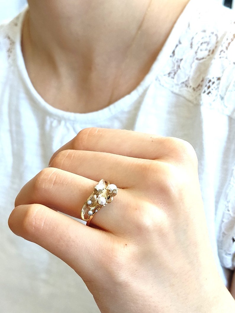 Handgemachter Maiglöckchen Perlenring aus 585er Gold mit Diamanten Einzigartiger, einzigartiger floral inspirierter Schmuck Perlen und Diamantring Bild 8