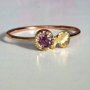 Embrace the Beauty of Nature with this Handmade 14K Gold Pink Sapphire Engagement Ring, Featuring Romantic Heart and Leaf Accents - A Truly Enchanting and Thoughtful Gif
