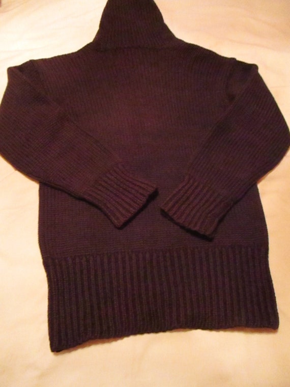 A collared Sweater - image 7