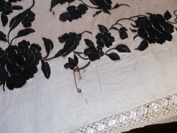 A Huge Embroidered Shawl - image 6