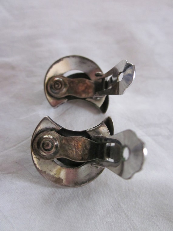 Vintage Clip Earrings - image 2