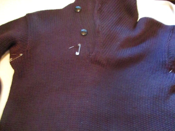 A collared Sweater - image 6
