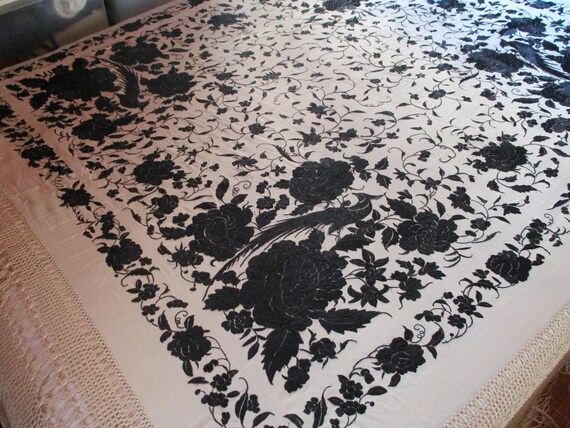 A Huge Embroidered Shawl - image 2