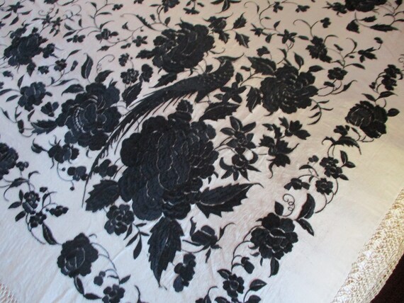 A Huge Embroidered Shawl - image 8