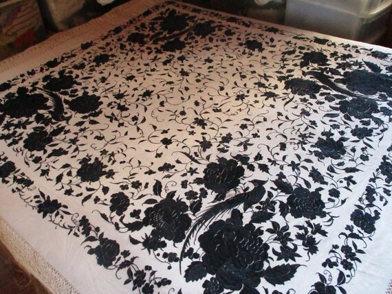 A Huge Embroidered Shawl - image 4