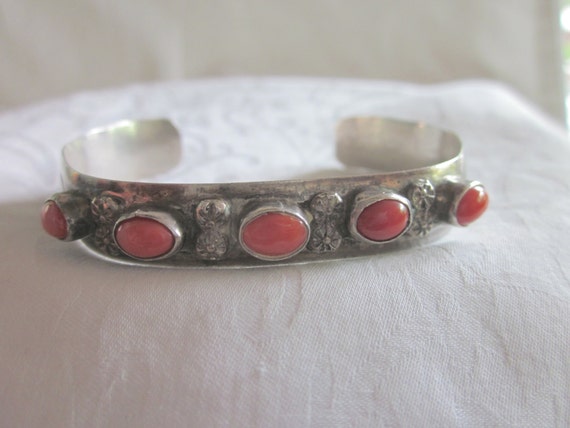 An Alluring Native American Cuff