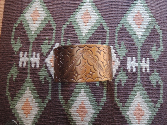 Beautiful Native American Stamped Cuff - image 4