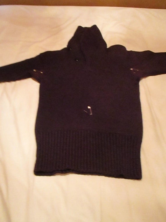 A collared Sweater - image 1
